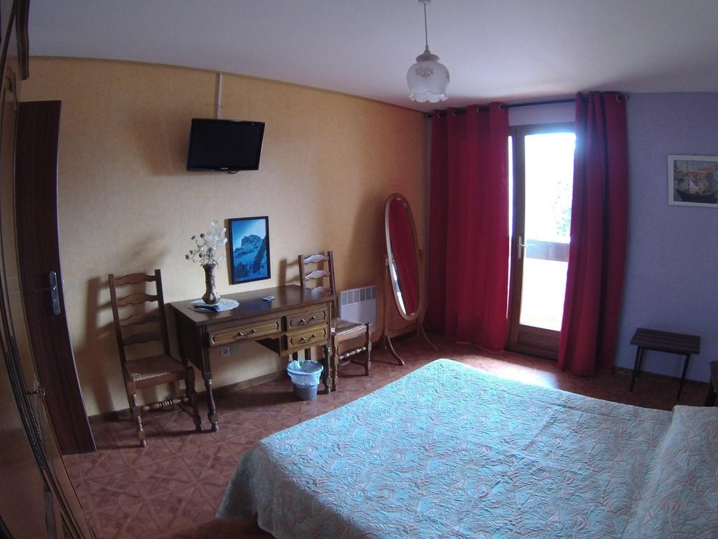 Boustigue Hotel Корп Экстерьер фото